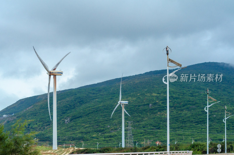 福建平潭长江澳高大的风车