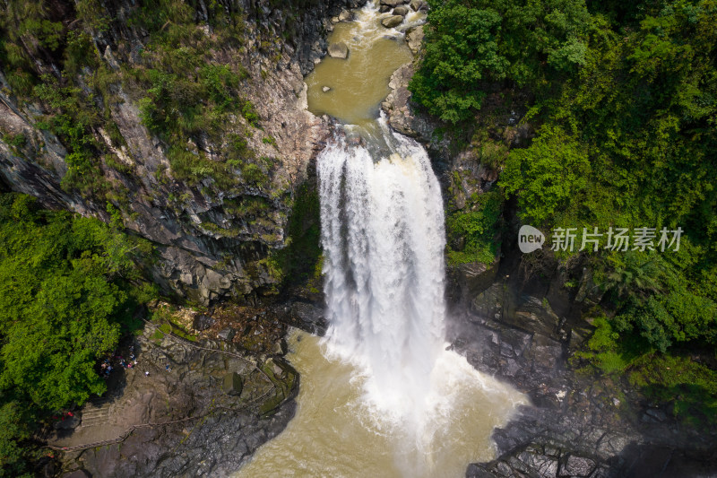 航拍莆田九鲤湖飞瀑景观