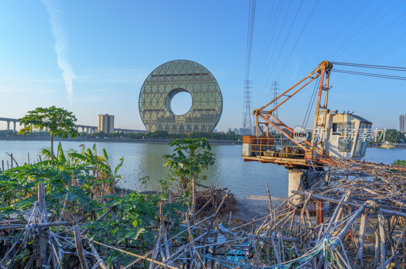 广州珠江圆大厦现代城市建筑与江景风光