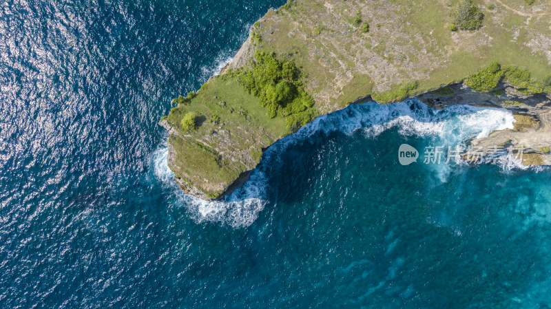 印尼巴厘岛悬崖海岸线风光航拍