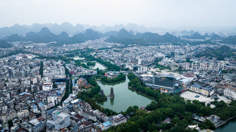 山水环绕的桂林城市风光全景鸟瞰