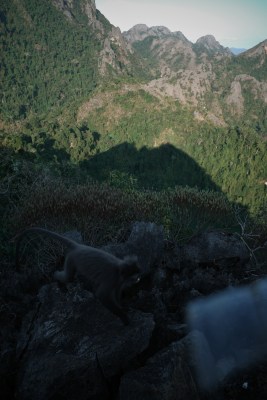 老挝万荣山地田野俯瞰风景