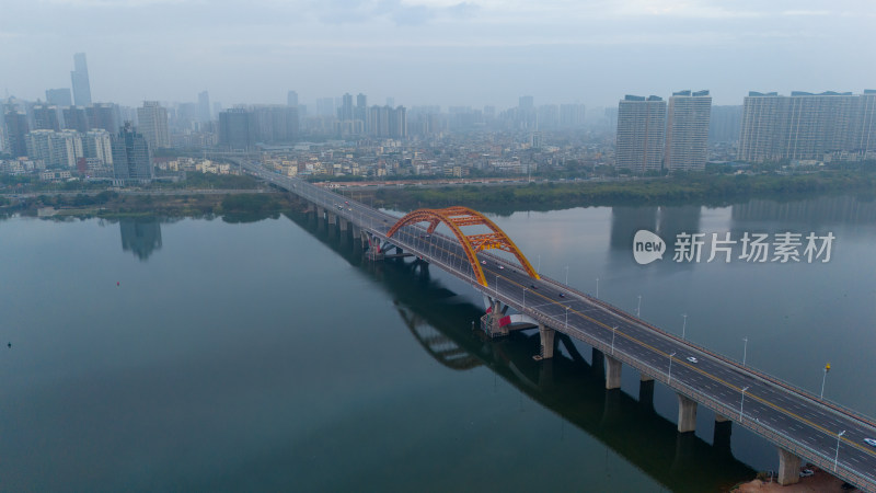 春季清晨时分雾天的惠州隆生大桥航拍景观