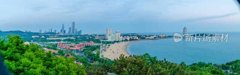 青岛海滨城市海岸线全景