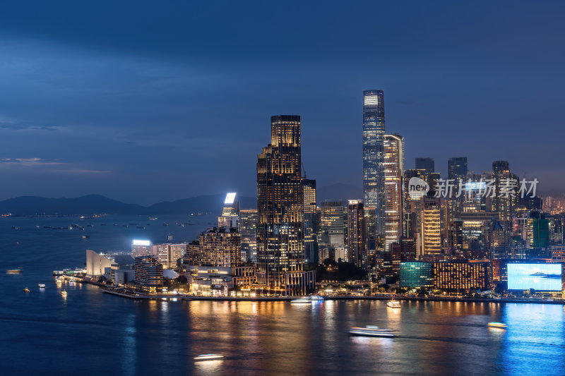 香港维多利亚港CBD中环日落夜景繁华都市