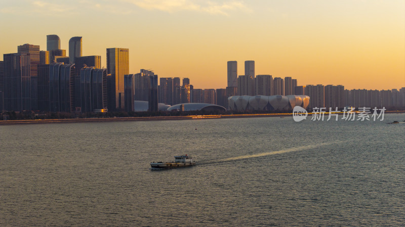 浙江省杭州市钱塘江滨江两岸夕阳风光