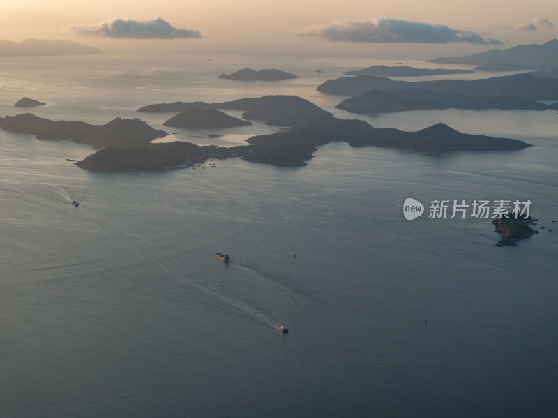 深圳盐田港繁忙港口货物集装箱夜景蓝调航拍