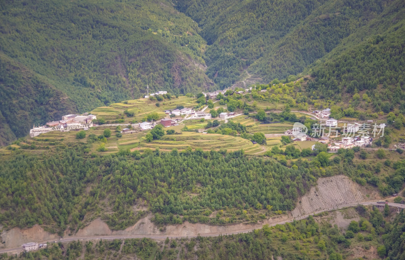 云南大山上的民宅