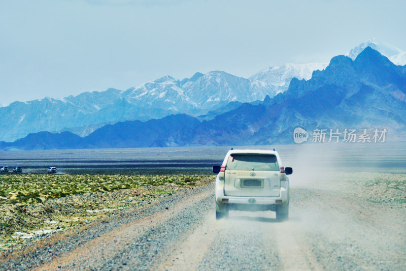 阿尔金山的道路