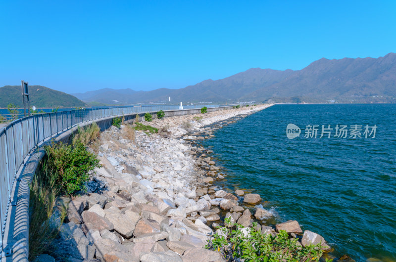 香港大埔大美督船湾淡水湖水坝旅游景区