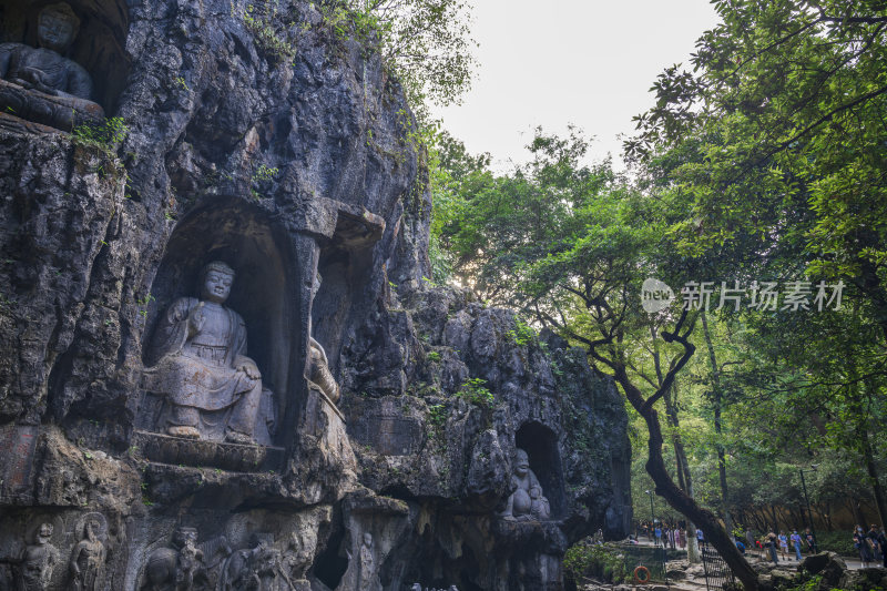 杭州西湖飞来峰塑像一线天风景