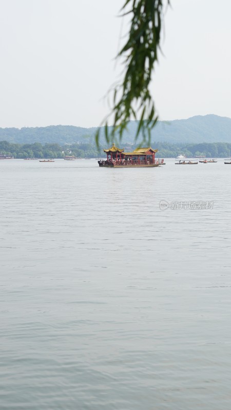 湖光美景