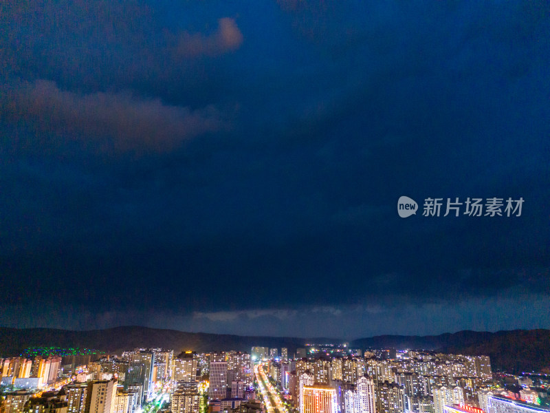 甘肃定西城市夜景航拍图