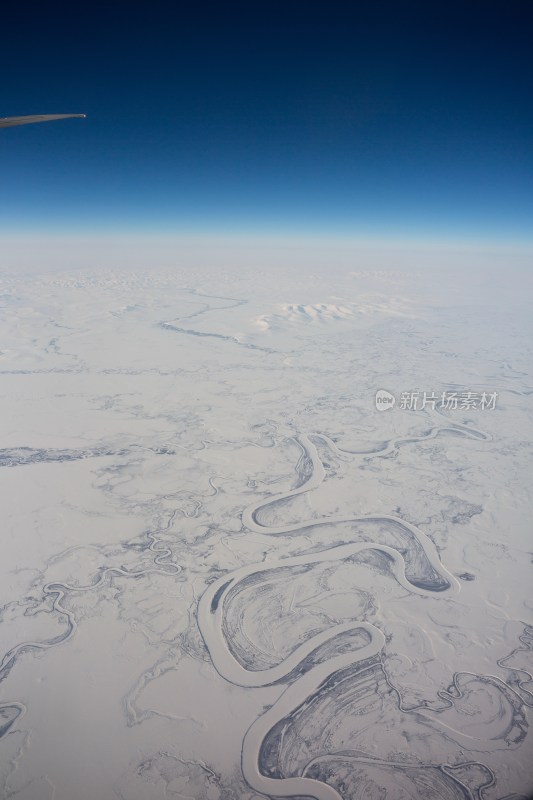 俯拍西伯利亚雪原