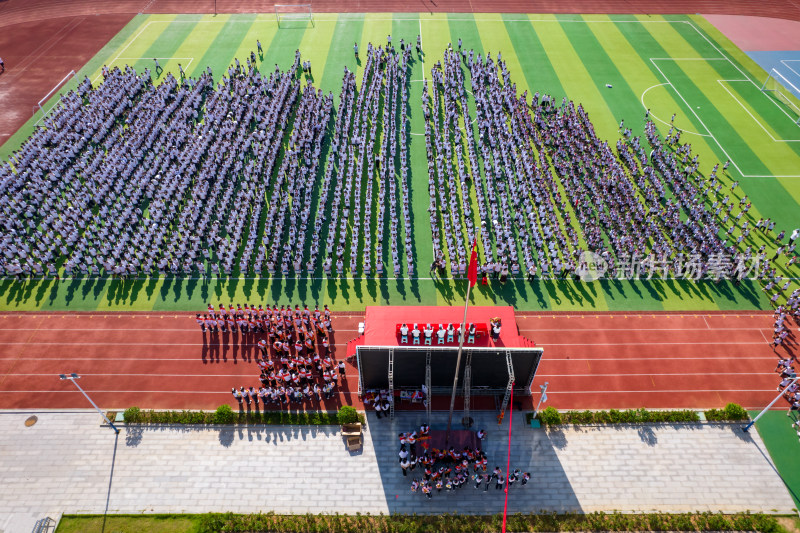 航拍学校校园操场活动