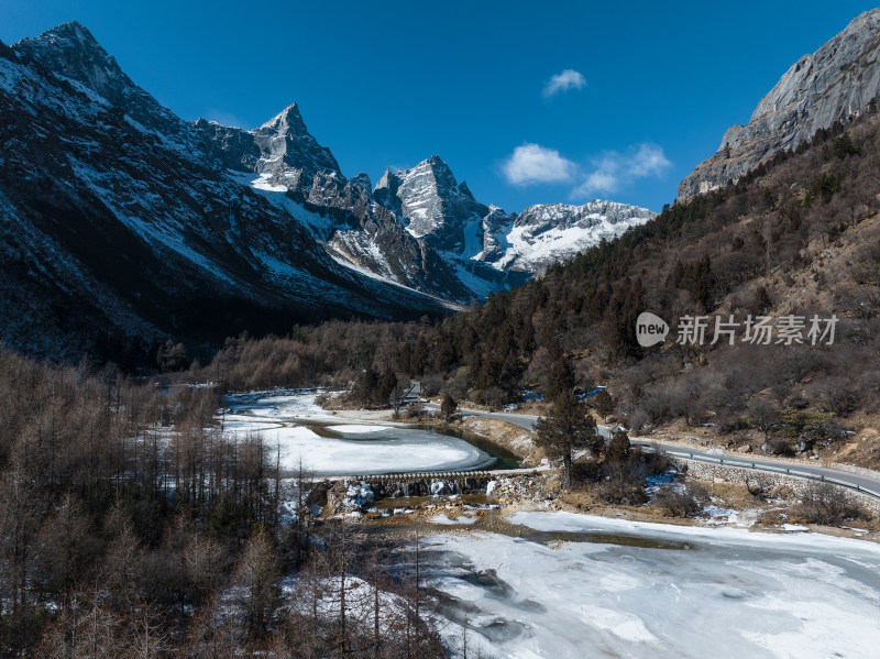 航拍冬天四川毕棚沟风景