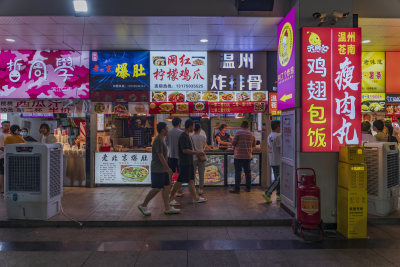 杭州啦喜街美食街夜景