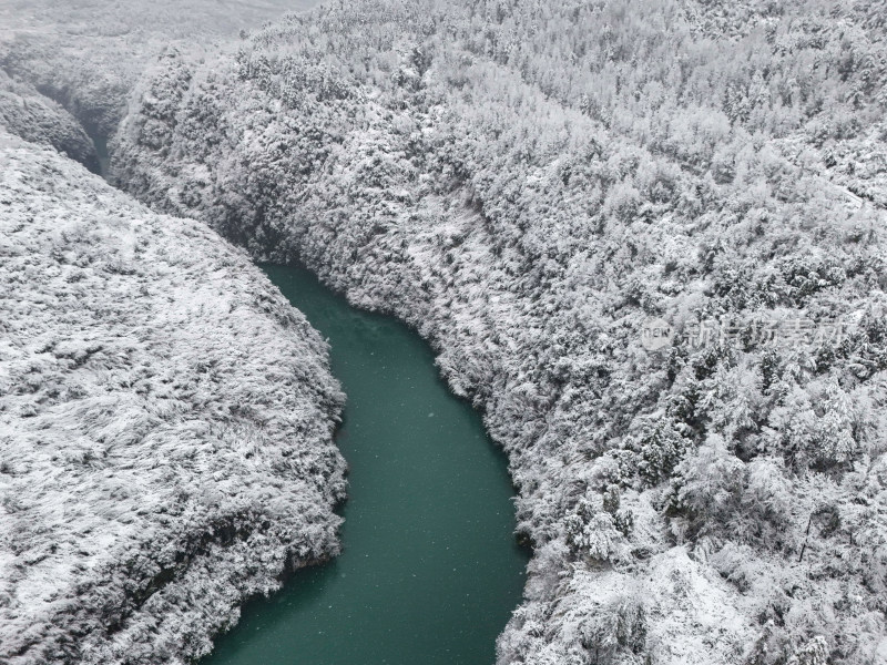 贵州黔东南大峡谷大雪冬季雪景风光银装素裹