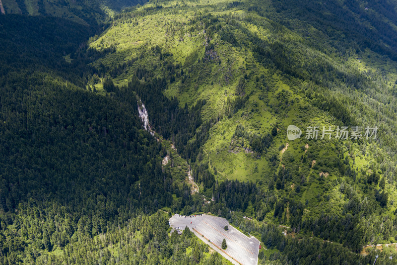 松潘县牟尼沟扎嘎瀑布景区航拍