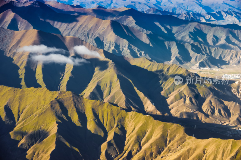 空中飞机俯拍西藏山脉山河自然风景