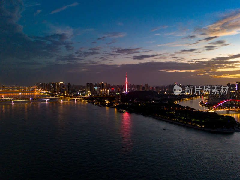 武汉城市晚霞夜景航拍图