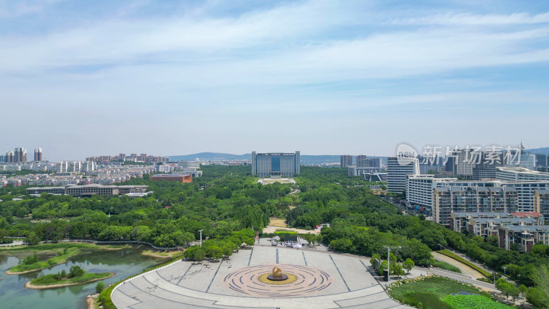 航拍河南平顶山市民广场