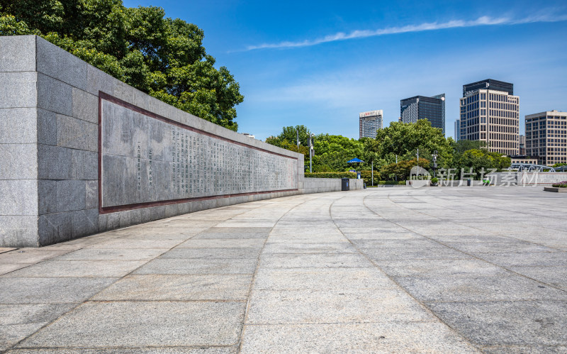 上海外滩外白渡桥陆家嘴黄浦江城市景观