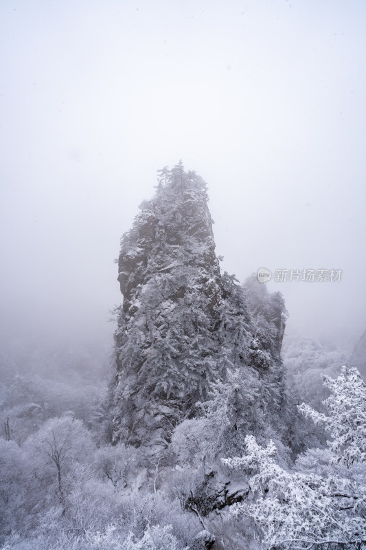 老君山下雪大山森林雾凇景观