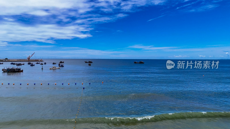 航拍海边渔船大海海洋风景