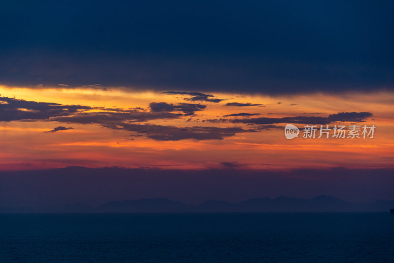 海边的落日