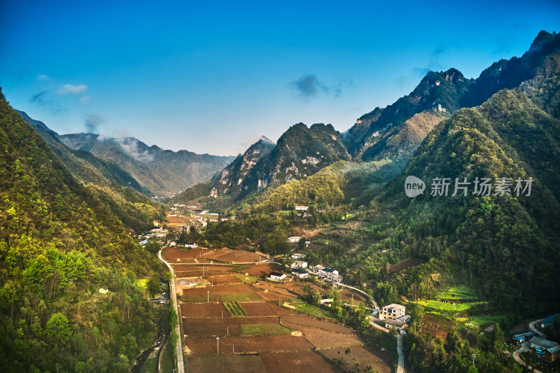 湖南神农架林区太阳坪自然保护区长坊村