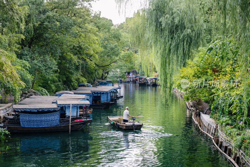 南浔古镇传统建筑景区江南水乡游船