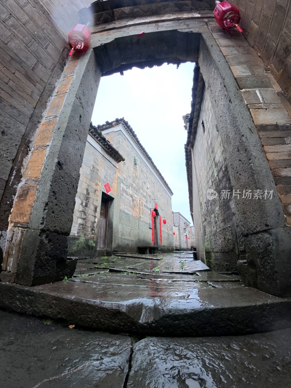 雨中竹桥古村