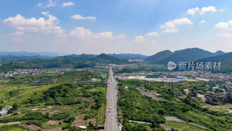 连绵起伏山川风景