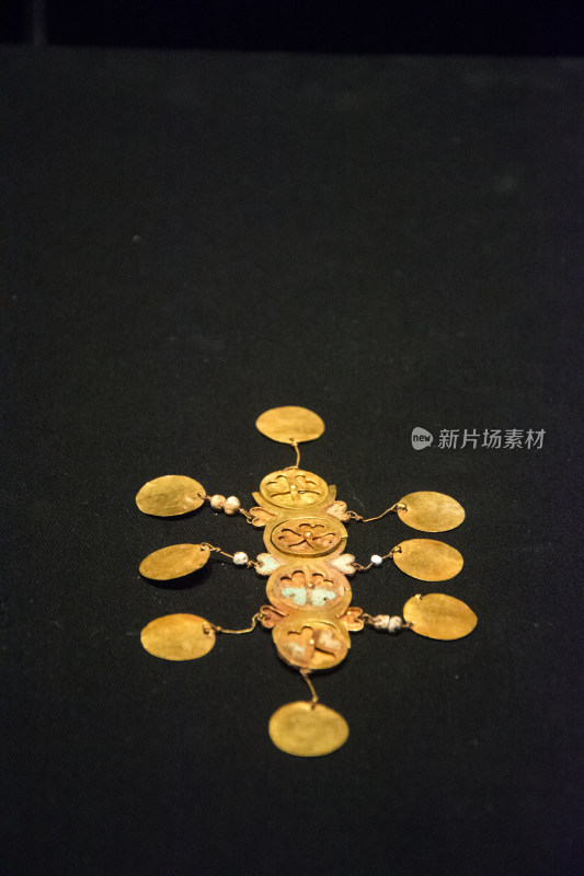 黄金垂饰