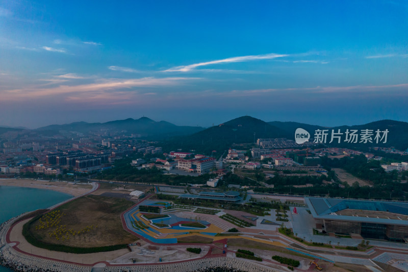 海上岛屿长岛日落晚霞夕阳航拍摄影图