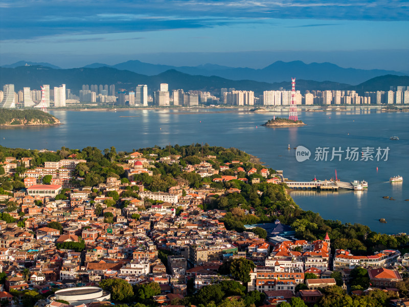 厦门鼓浪屿蓝天全景城市风景航拍