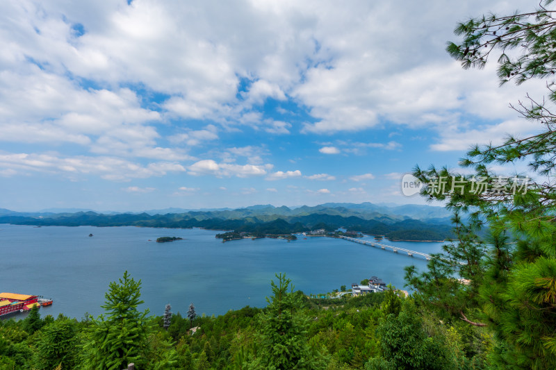 千岛湖天屿山观景台俯瞰千岛湖