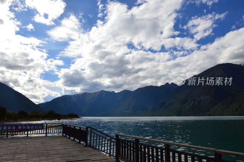 西藏巴松措景区风景