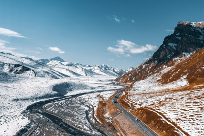 冬季雪山风光