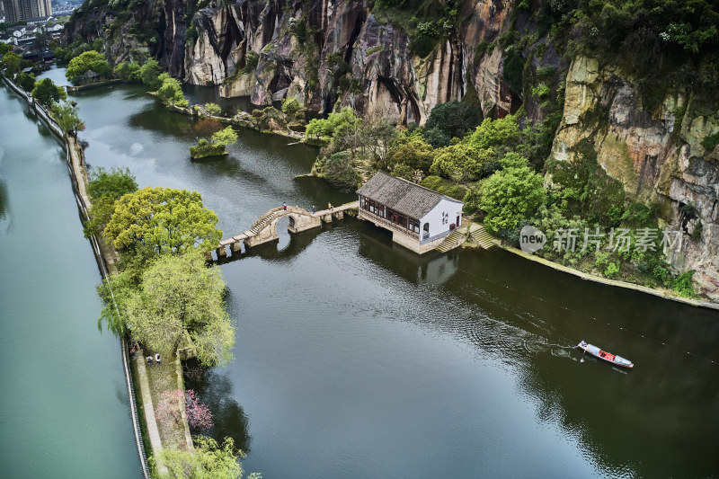 浙江绍兴东湖风景区