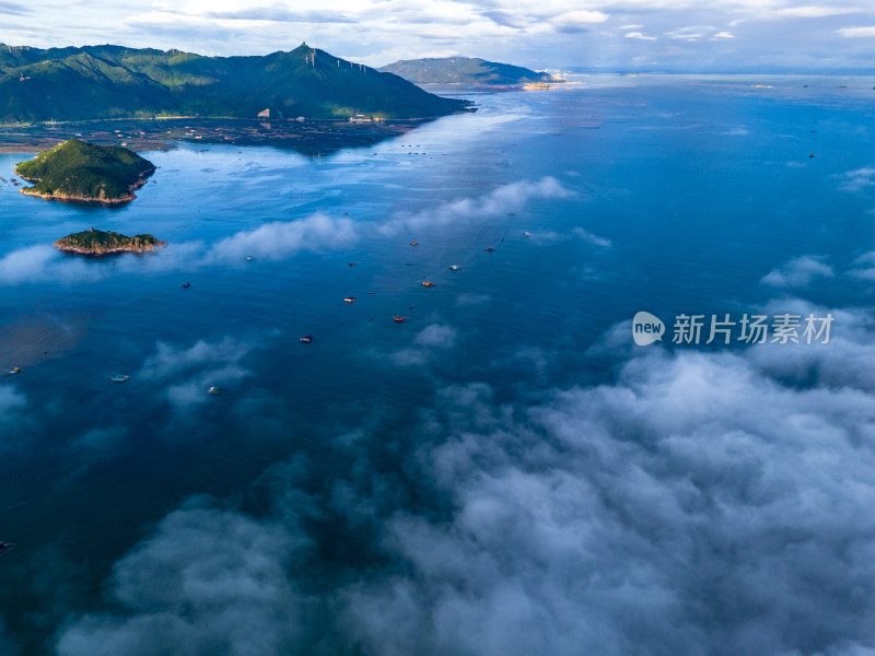 海上云海海岛南澳岛航拍图