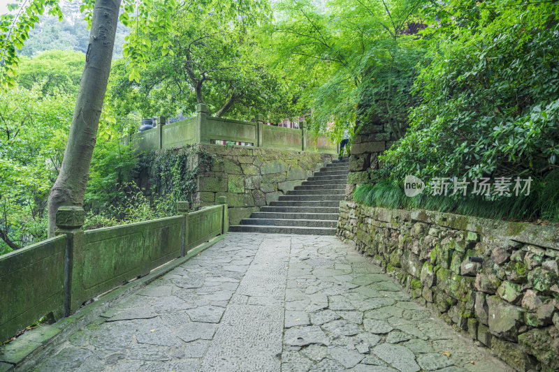 杭州飞来峰韬光寺古建筑风景