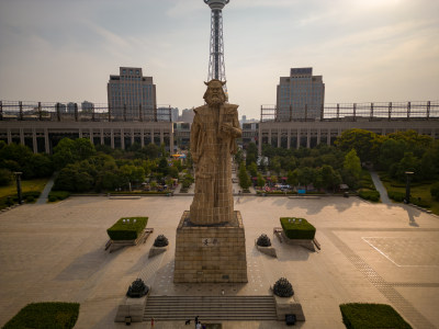 湖南株洲神农城神农美食广场神农像