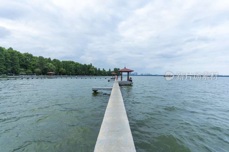 武汉东湖风景区听涛泳场景点