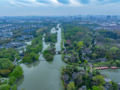 航拍烟雨江南扬州瘦西湖风景区全景