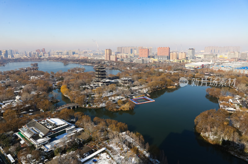 山东济南大明湖超然楼雪景航拍