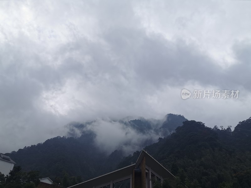 江西三清山雨天景色