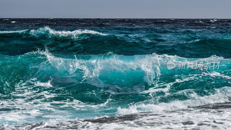 大海浪花巨浪浪潮汹涌海浪波涛汹涌