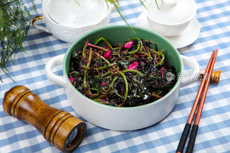 营养美味炒苋菜